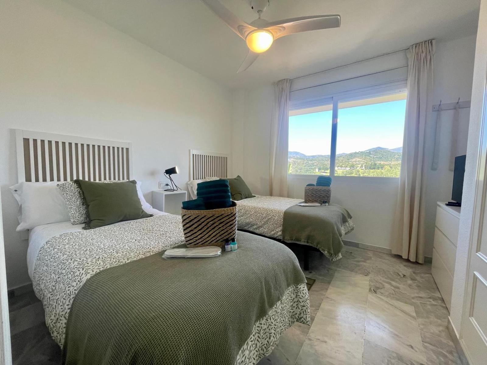 Solguest Apartamento II Napoleon Vistas Espectaculares!!! Marbella Ruang foto